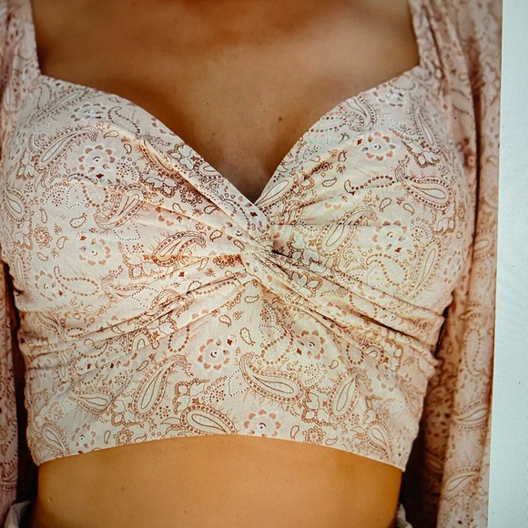 Boot scootin boogie paisley printed long sleeve crop top (blush) - Picture 5 of 5